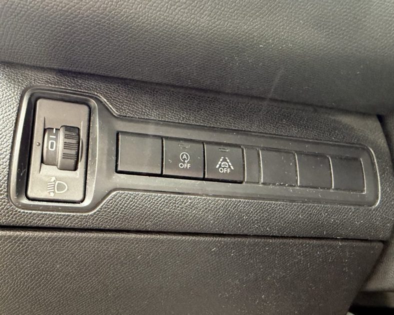 Peugeot 308 Allure - 131ch – DISTRIBUTION NEUVE - ATTELAGE - Garantie Constructeur - Très bon état