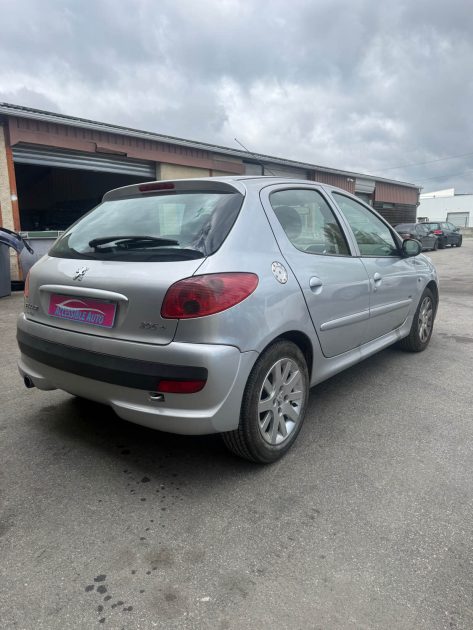 PEUGEOT 206+ 1.4 HDI 70 chx SPORTIUM 