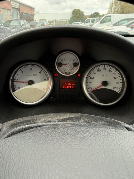 PEUGEOT 206+ 1.4 HDI 70 chx SPORTIUM 