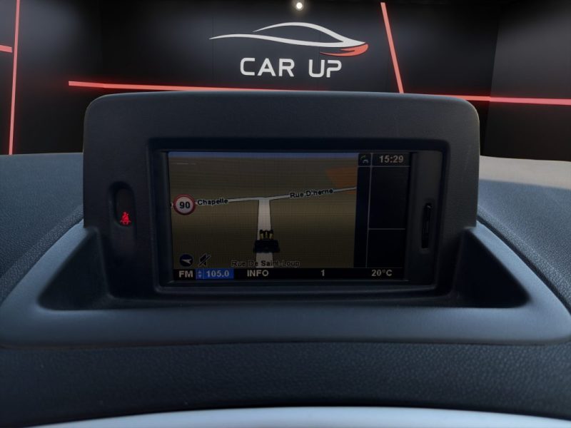 RENAULT CLIO III 1.2 i 75 cv Finition Ovalie / GPS
