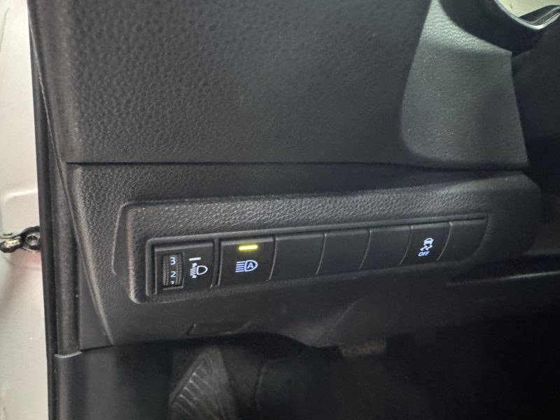 TOYOTA COROLLA BERLINE 122cv DESIGN/1 ERE MAIN/TVA RECUPERABLE