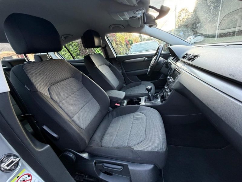 VOLKSWAGEN PASSAT 1.6 TDI 105 CONFORTLINE BLUEMOTION TECHNOLOGY