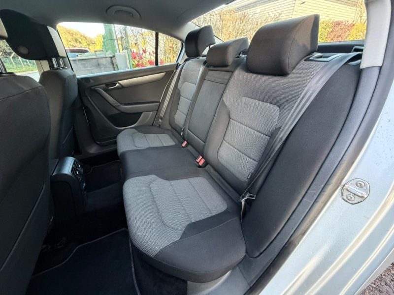 VOLKSWAGEN PASSAT 1.6 TDI 105 CONFORTLINE BLUEMOTION TECHNOLOGY