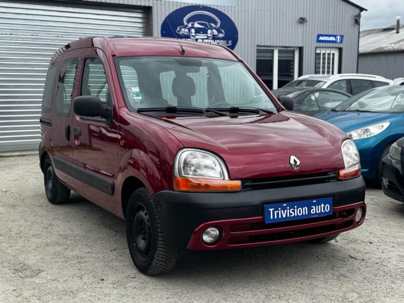 RENAULT  1.4 PRIVILEGE 55 KW / 75 CH  2001