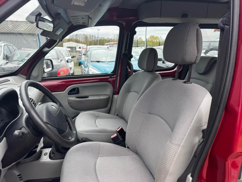 RENAULT  1.4 PRIVILEGE 55 KW / 75 CH  2001