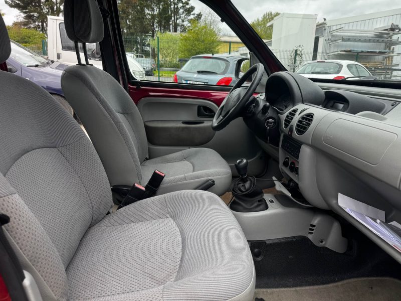 RENAULT  1.4 PRIVILEGE 55 KW / 75 CH  2001