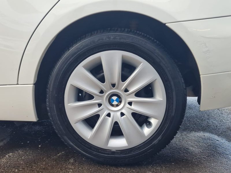 BMW 318 i 2.0L 143 CV - Faible kilométrage - ( PREMIERE MAIN )