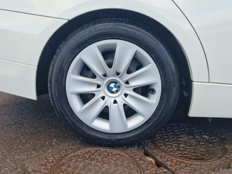 BMW 318 i 2.0L 143 CV - Faible kilométrage - ( PREMIERE MAIN )