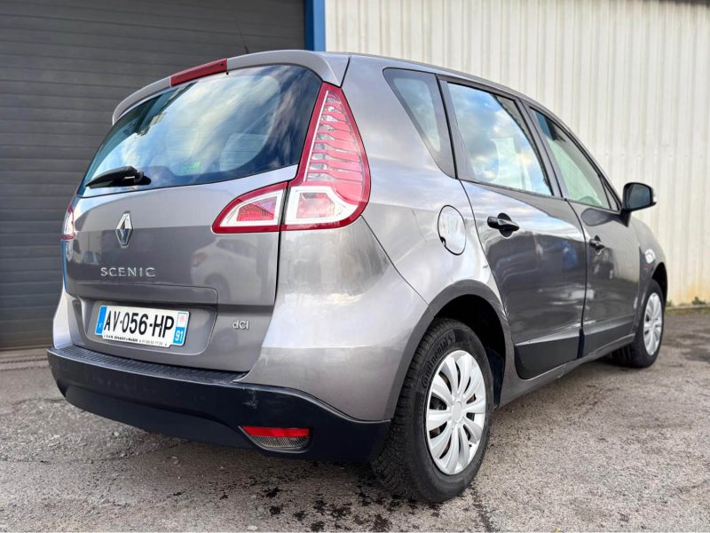RENAULT SCENICIII 1.5 DCI PREMIERE MAIN AUTHENTIQUE 