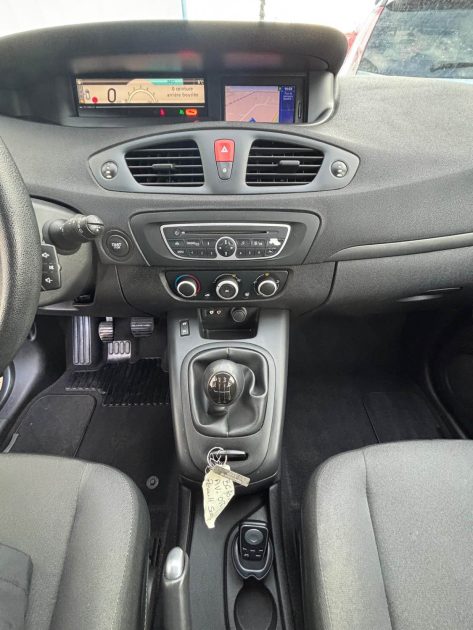 RENAULT SCENICIII 1.5 DCI PREMIERE MAIN AUTHENTIQUE 