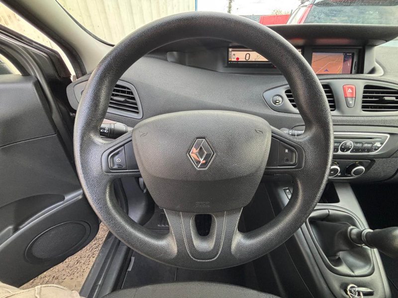 RENAULT SCENICIII 1.5 DCI PREMIERE MAIN AUTHENTIQUE 