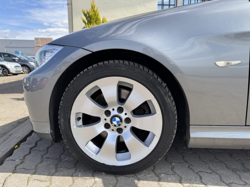 BMW 330D xDrive toit panoramique ouvrant GARANTIE 12 MOIS 