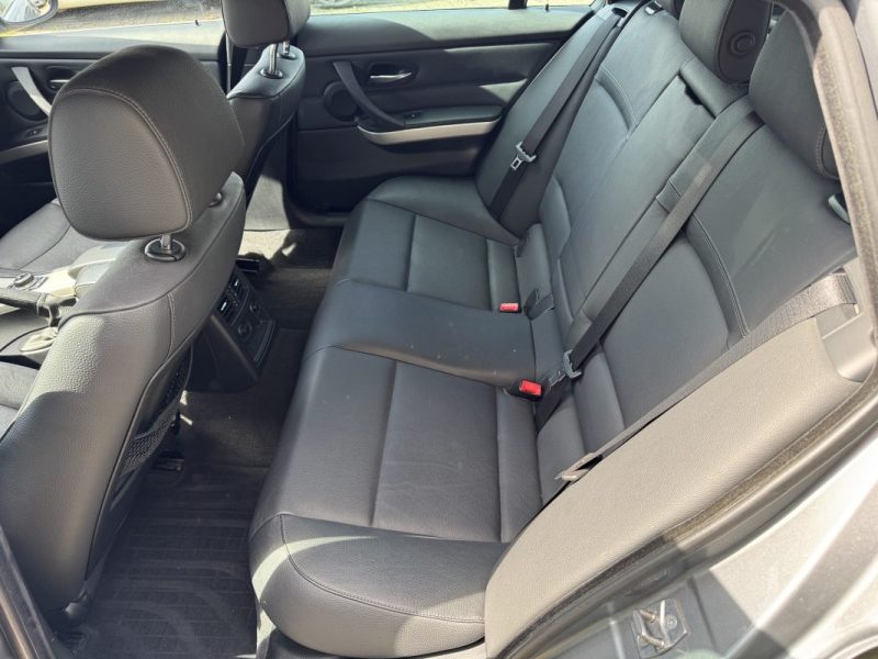 BMW 330D xDrive toit panoramique ouvrant GARANTIE 12 MOIS 
