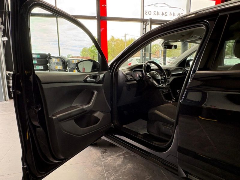 🔹 Volkswagen T-Cross 1.0 TSI 116 Ch R-Line🚗 Virtual cockpit📱 Apple Car Play 🛡️ Garantie 6 mois