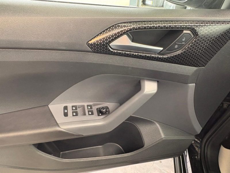 🔹 Volkswagen T-Cross 1.0 TSI 116 Ch R-Line🚗 Virtual cockpit📱 Apple Car Play 🛡️ Garantie 6 mois