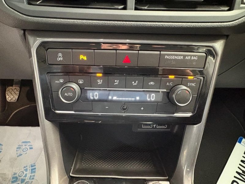🔹 Volkswagen T-Cross 1.0 TSI 116 Ch R-Line🚗 Virtual cockpit📱 Apple Car Play 🛡️ Garantie 6 mois