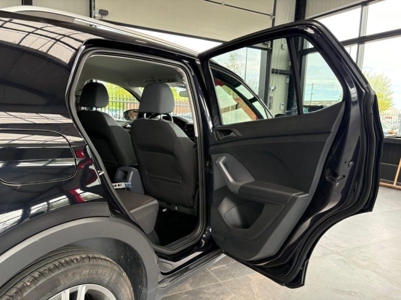 🔹 Volkswagen T-Cross 1.0 TSI 116 Ch R-Line🚗 Virtual cockpit📱 Apple Car Play 🛡️ Garantie 6 mois