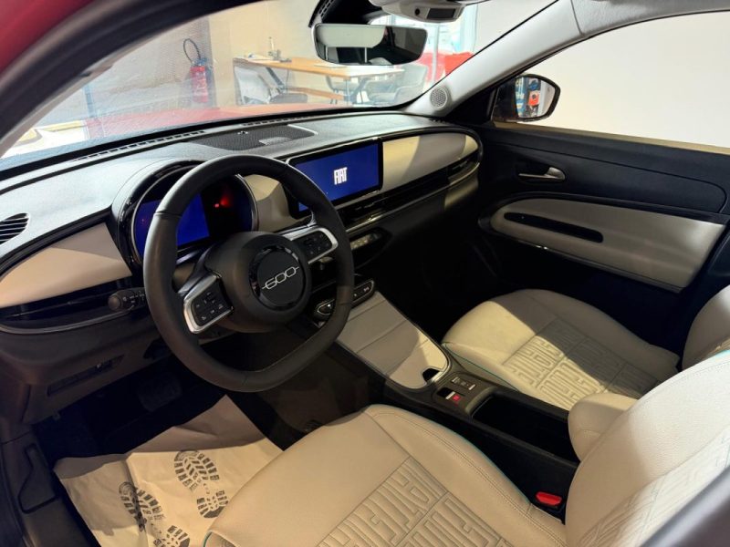 FIAT 600 E 156CH 54KWH LA PRIMA 