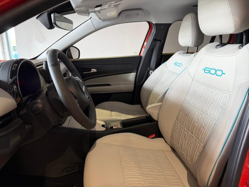 FIAT 600 E 156CH 54KWH LA PRIMA 