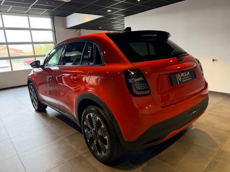 FIAT 600 E 156CH 54KWH LA PRIMA 