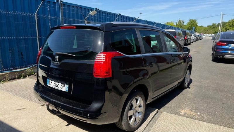 PEUGEOT 5008 1.6 HDI 120CV S&S STYLE EAT6 
