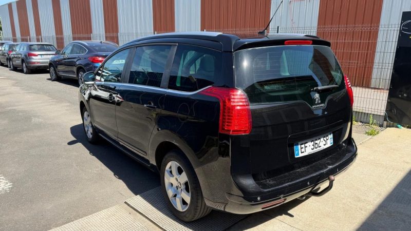 PEUGEOT 5008 1.6 HDI 120CV S&S STYLE EAT6 