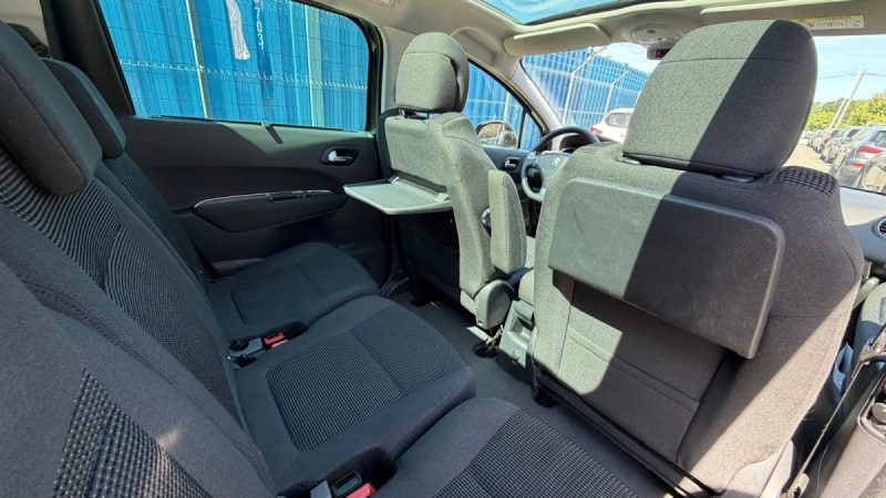 PEUGEOT 5008 1.6 HDI 120CV S&S STYLE EAT6 