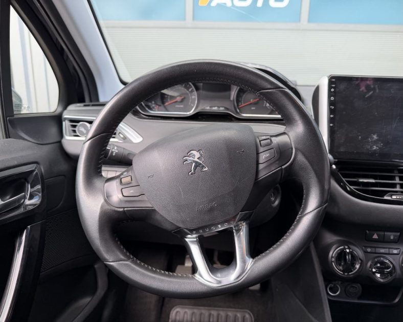 Peugeot 208 - 1.2 VTI 82 active - FAIBLE KILOMETRAGE