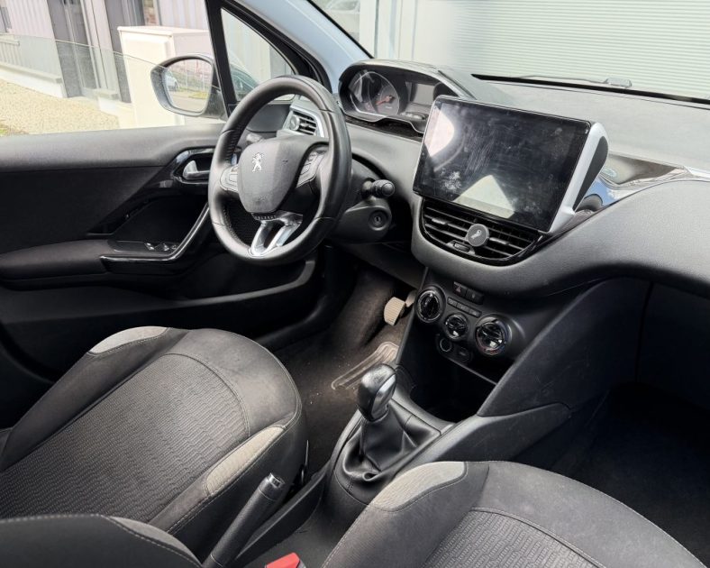 Peugeot 208 - 1.2 VTI 82 active - FAIBLE KILOMETRAGE