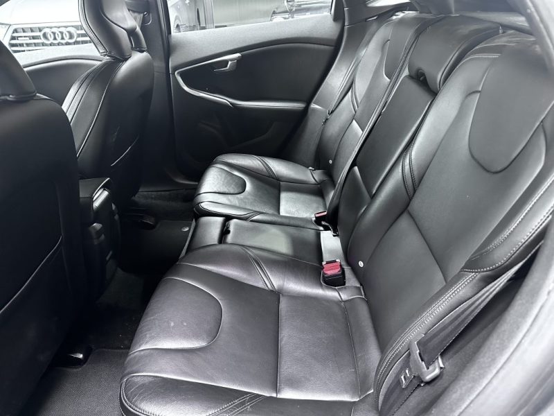 VOLVO V40 D2 120CV INSCRIPTION 