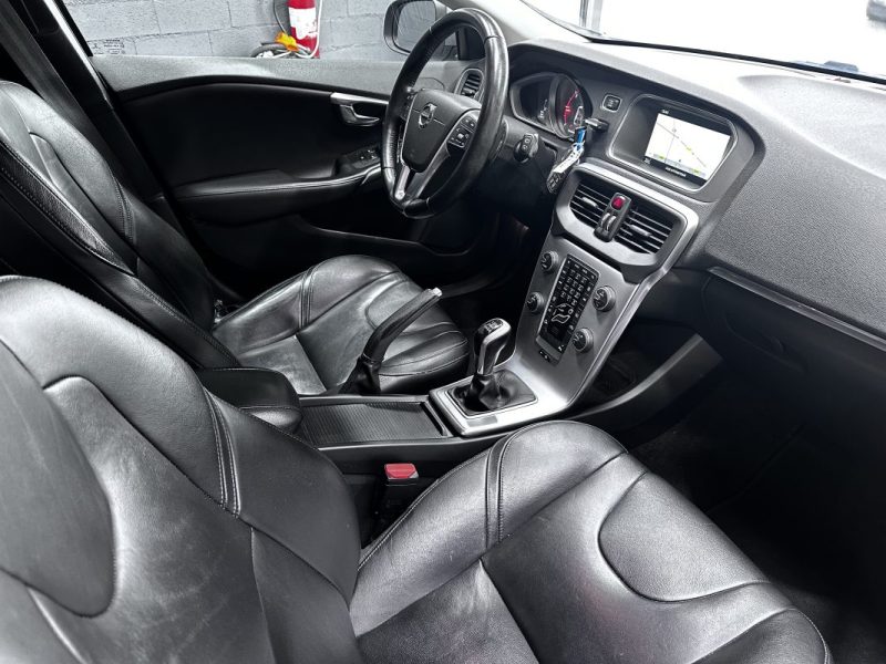 VOLVO V40 D2 120CV INSCRIPTION 