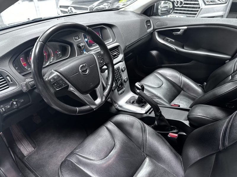 VOLVO V40 D2 120CV INSCRIPTION 