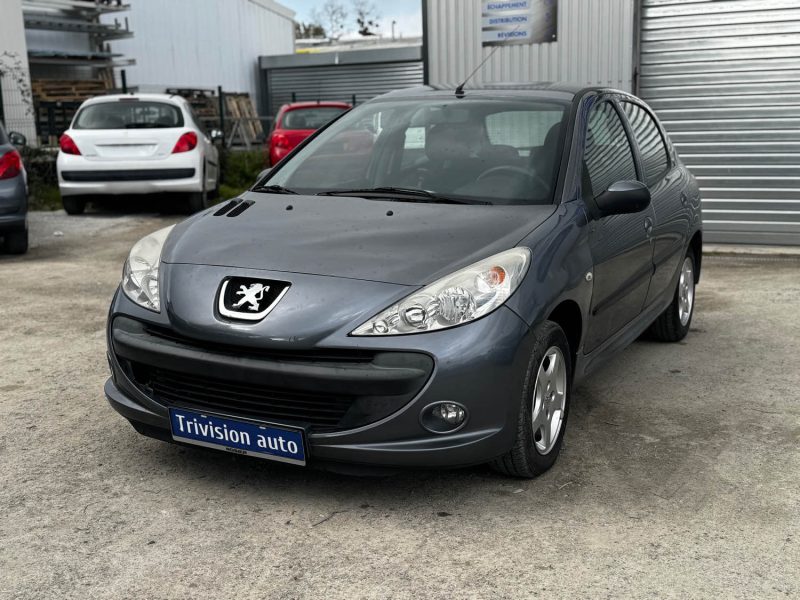 PEUGEOT 206+ 1.4 75 CH 2011
