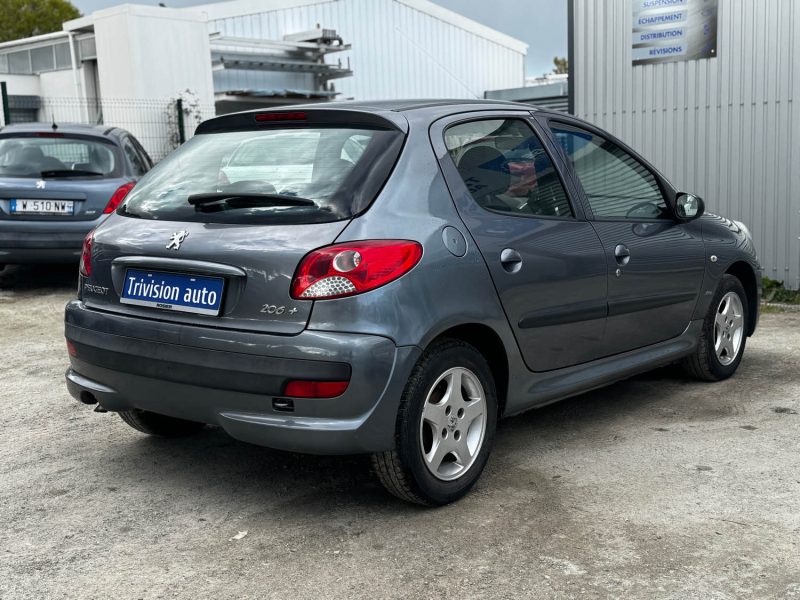 PEUGEOT 206+ 1.4 75 CH 2011