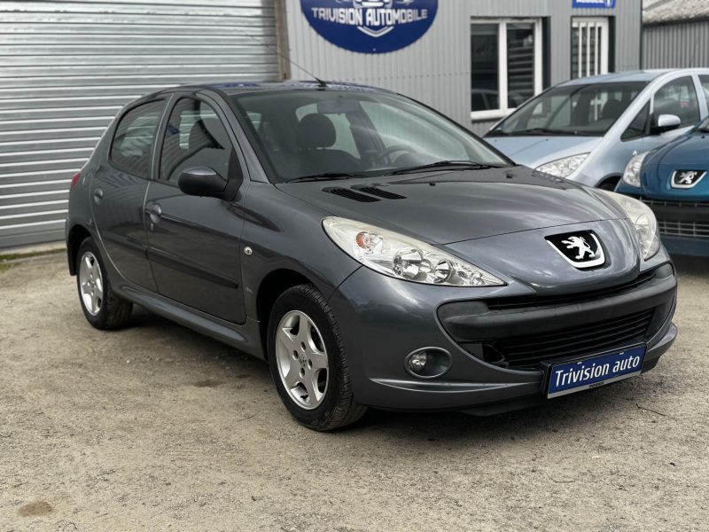 PEUGEOT 206+ 1.4 75 CH 2011
