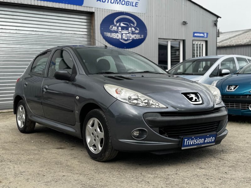PEUGEOT 206+ 1.4 75 CH 2011