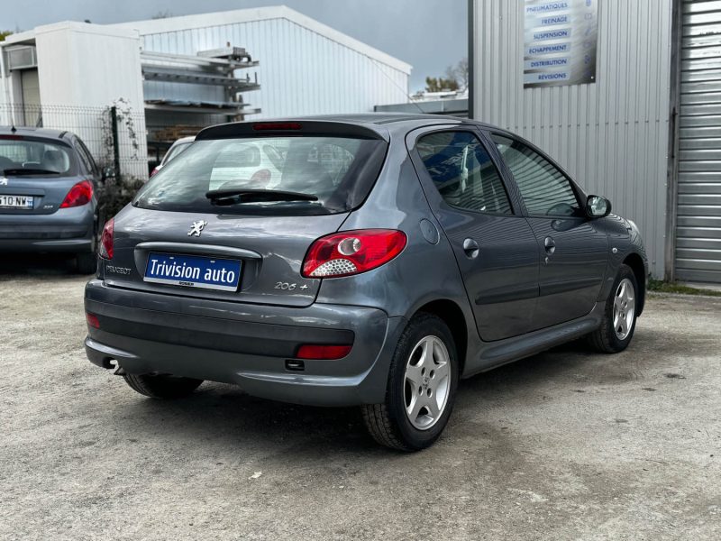 PEUGEOT 206+ 1.4 75 CH 2011