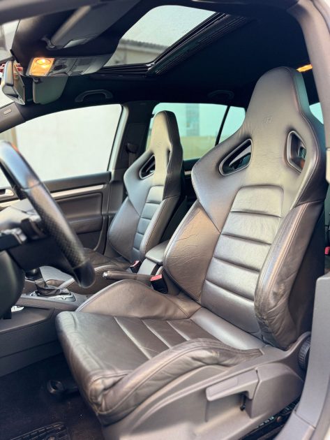 VOLKSWAGEN GOLF R32 3.2 V6 250 4MOTION DSG/SIEGES RECARO/CARPLAY/12 MOI GARANTIE 