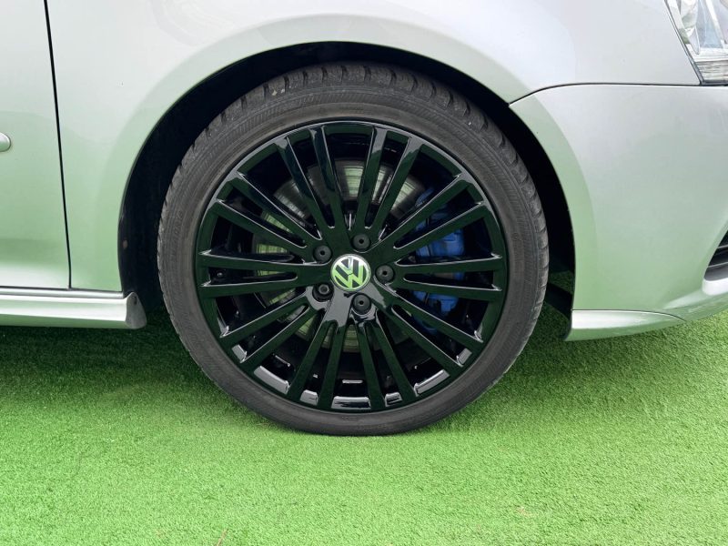 VOLKSWAGEN GOLF R32 3.2 V6 250 4MOTION DSG/SIEGES RECARO/CARPLAY/12 MOI GARANTIE 