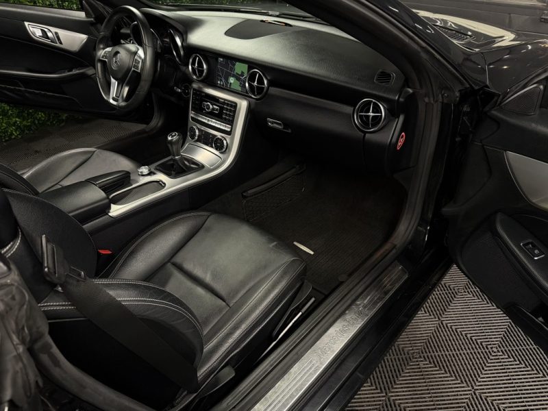 MERCEDES SLK III CABRIOLET 200 1.8 i BlueEFFICIENCY 184 cv 33 600 Kms INTERIEUR CUIR GPS Garantie1an