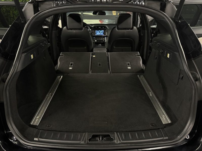 JAGUAR F-PACE 4x4 2.0 180 Cv BOITE AUTO INTERIEUR CUIR TOIT OUVRANT GRAND GPS - GARANTIE 1 AN