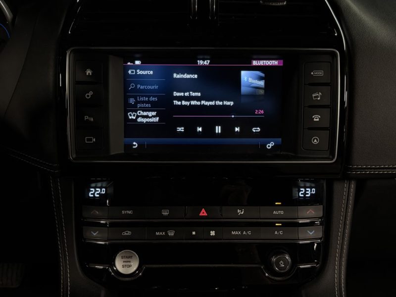JAGUAR F-PACE 4x4 2.0 180 Cv BOITE AUTO INTERIEUR CUIR TOIT OUVRANT GRAND GPS - GARANTIE 1 AN