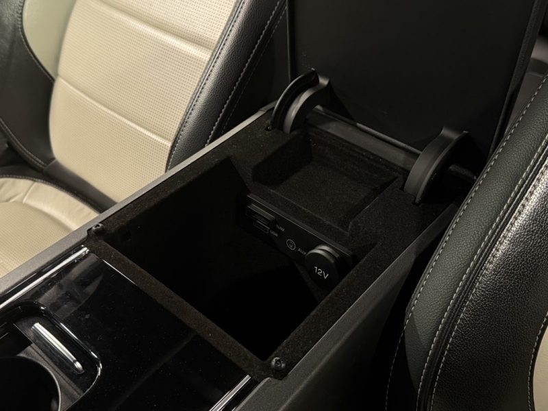 JAGUAR F-PACE 4x4 2.0 180 Cv BOITE AUTO INTERIEUR CUIR TOIT OUVRANT GRAND GPS - GARANTIE 1 AN