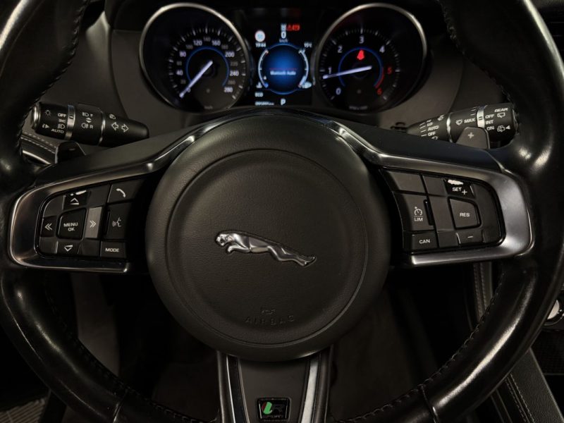 JAGUAR F-PACE 4x4 2.0 180 Cv BOITE AUTO INTERIEUR CUIR TOIT OUVRANT GRAND GPS - GARANTIE 1 AN