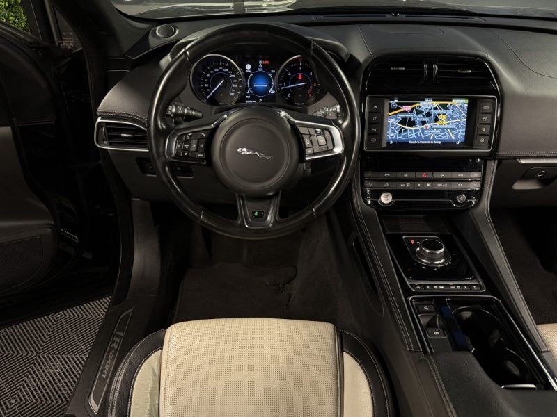 JAGUAR F-PACE 4x4 2.0 180 Cv BOITE AUTO INTERIEUR CUIR TOIT OUVRANT GRAND GPS - GARANTIE 1 AN