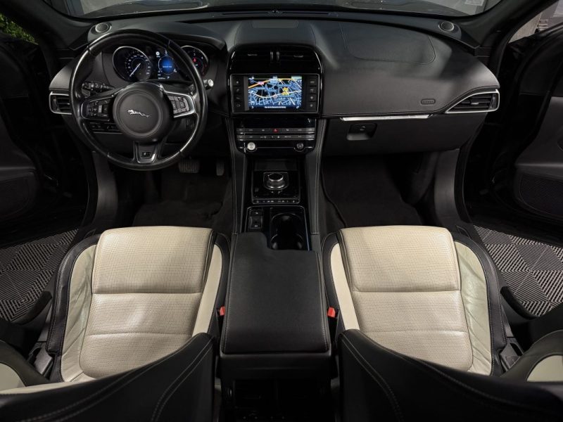 JAGUAR F-PACE 4x4 2.0 180 Cv BOITE AUTO INTERIEUR CUIR TOIT OUVRANT GRAND GPS - GARANTIE 1 AN