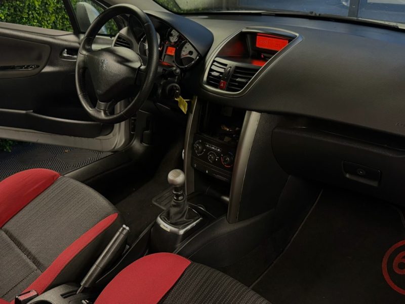 PEUGEOT 207 CC PHASE 2 COUPE CABRIOLET 1.6 HDI 112 Cv - FRAIS A PREVOIR / LIRE L ANNONCE