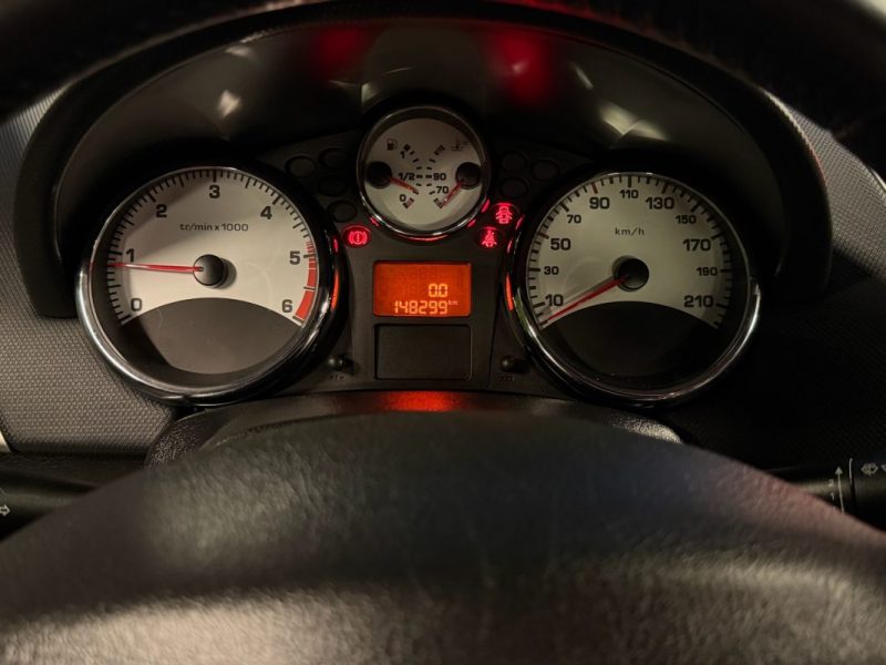 PEUGEOT 207 CC PHASE 2 COUPE CABRIOLET 1.6 HDI 112 Cv - FRAIS A PREVOIR / LIRE L ANNONCE