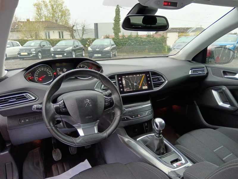 PEUGEOT 308 II 1.6 HDI 115 cv (modèle sans AD Blue) ALLURE BVM6 / Distribution Neuve + entretien OK 