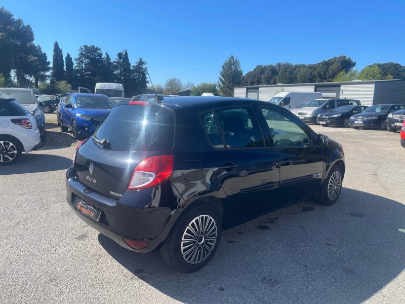 RENAULT CLIO III 1.5 DCI 75CH NIGHT&DAY ECO² 5P 143MKM